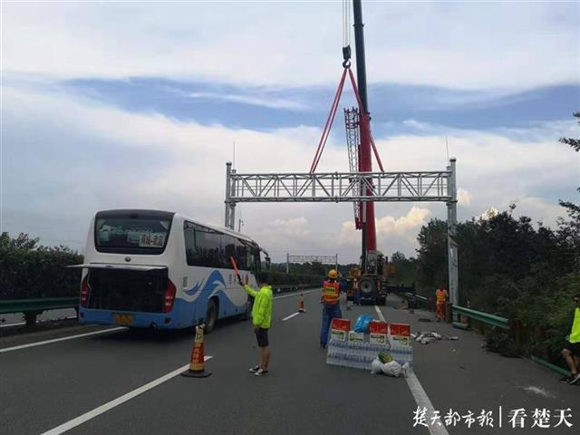 高速门架安装